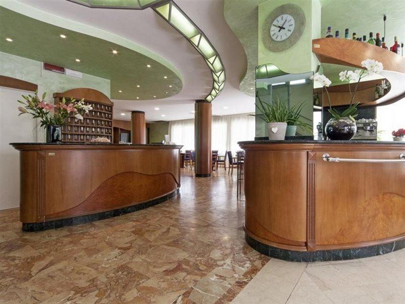 Hotel Ambra Rimini Buitenkant foto