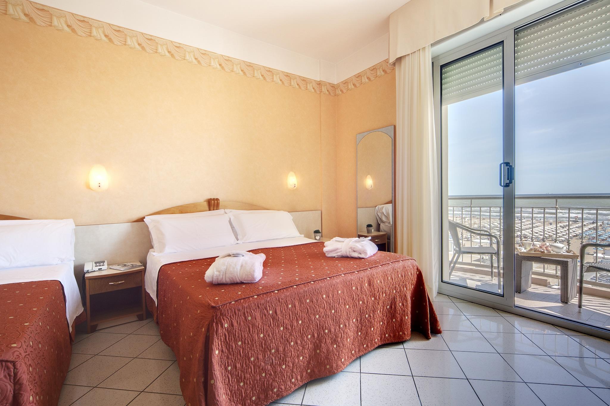 Hotel Ambra Rimini Buitenkant foto