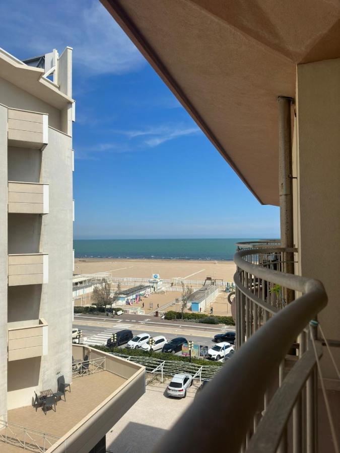 Hotel Ambra Rimini Buitenkant foto