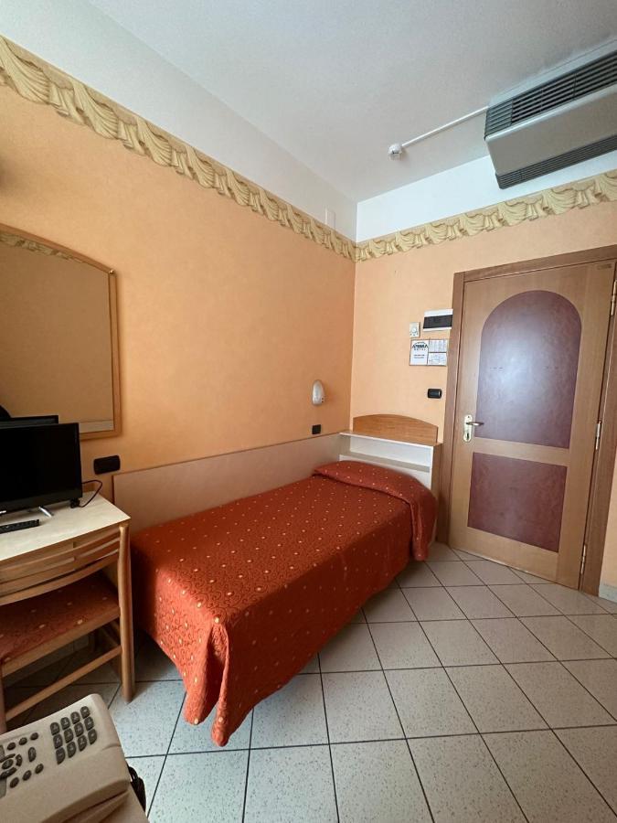Hotel Ambra Rimini Kamer foto