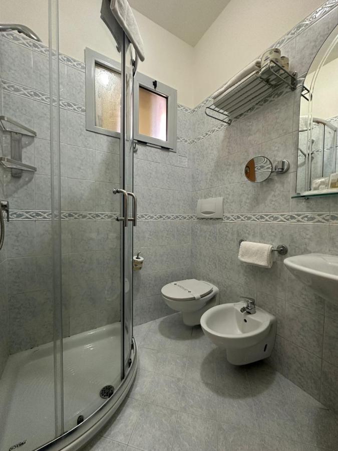 Hotel Ambra Rimini Buitenkant foto