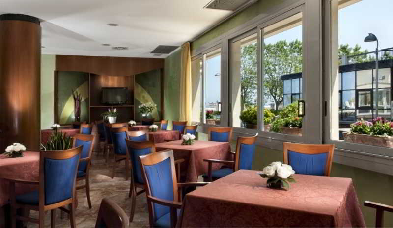 Hotel Ambra Rimini Buitenkant foto