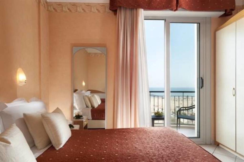 Hotel Ambra Rimini Buitenkant foto