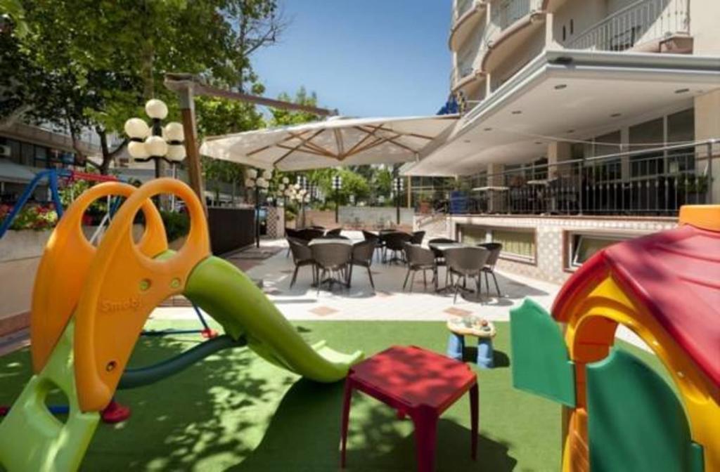 Hotel Ambra Rimini Buitenkant foto