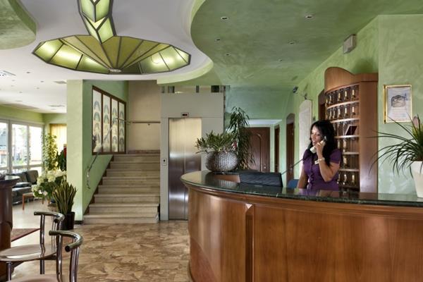 Hotel Ambra Rimini Buitenkant foto