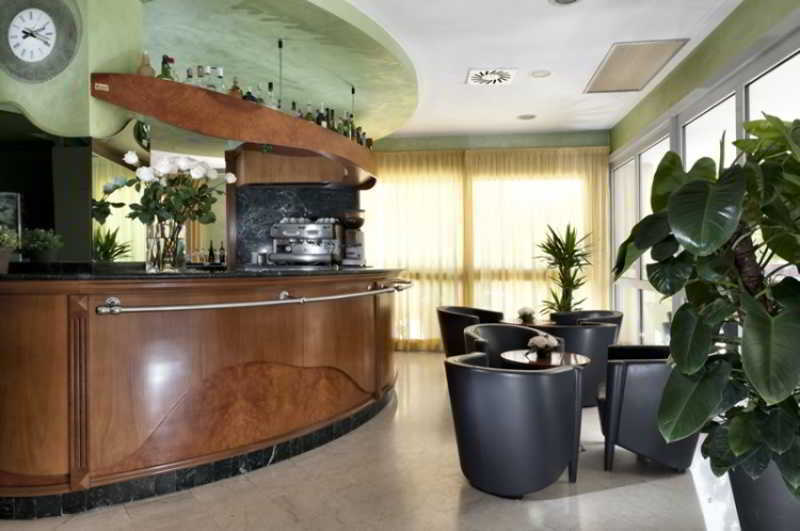 Hotel Ambra Rimini Buitenkant foto